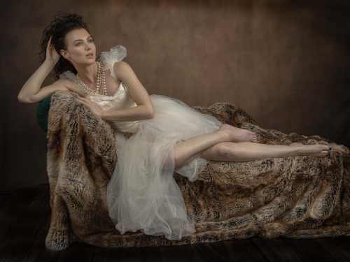 Ashleigh-relaxing by David Woodthorpe