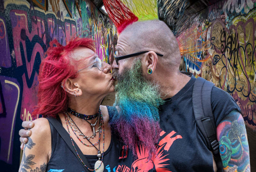 The-Kiss by David Woodthorpe