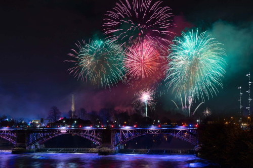 Fireworks-over-the-Clyde by Ade Gidney