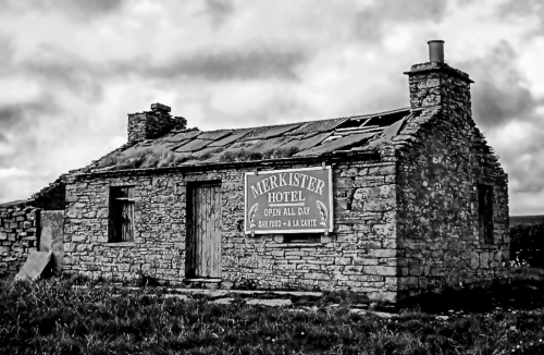 Orkney hotel by Philip Cartwright