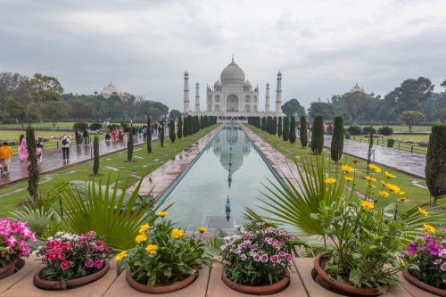 Taj-Mahal by Tom Stenhouse